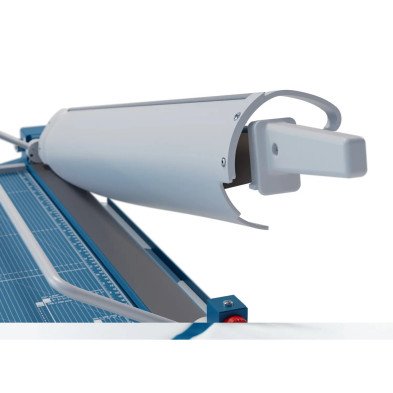 Detalle del sistema automático de seguridad y mango ergonómico en cizalla Dahle 569