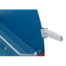Detalle del sistema de seguridad y mango ergonómico en cizalla Dahle 587